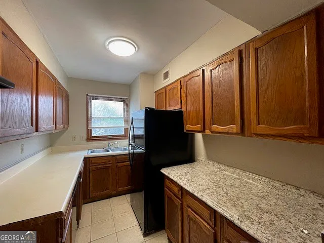 710 Stratford Grn — Photo 4