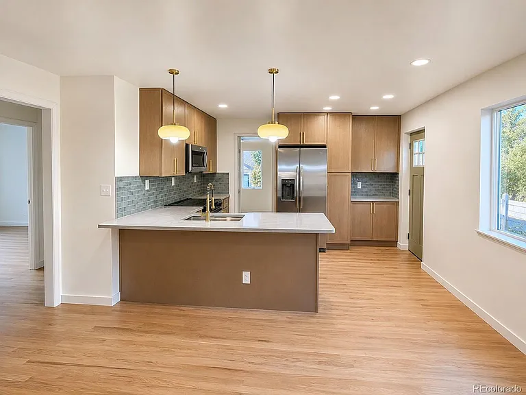 3156 W 25th Ave — Photo 3
