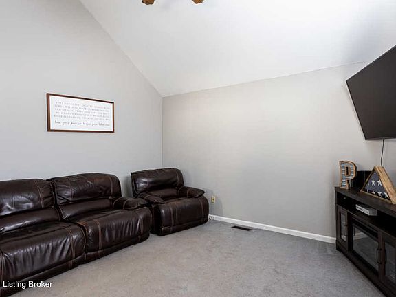 5th image of 120 Spencer Ct