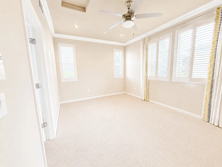 22755 Filbert St — Photo 5