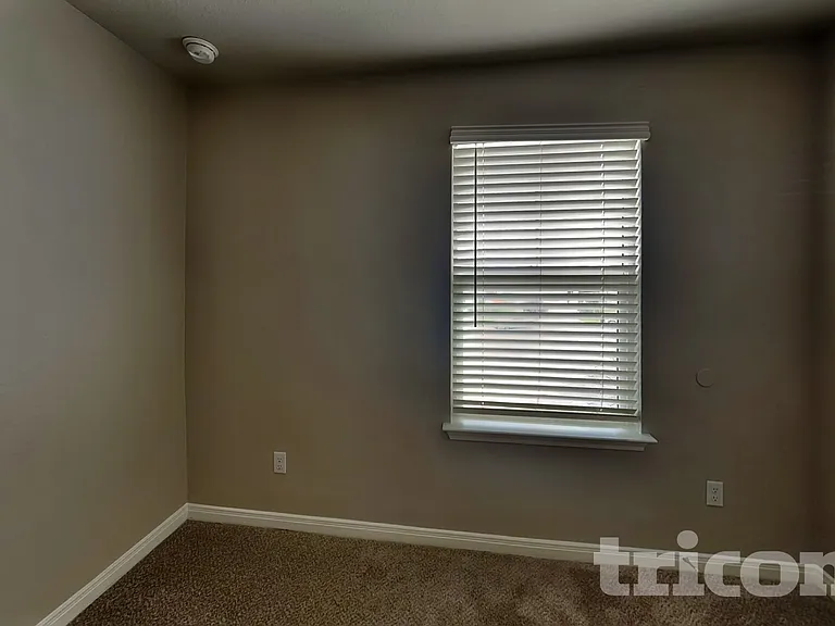 5802 Nyla Way — Photo 12
