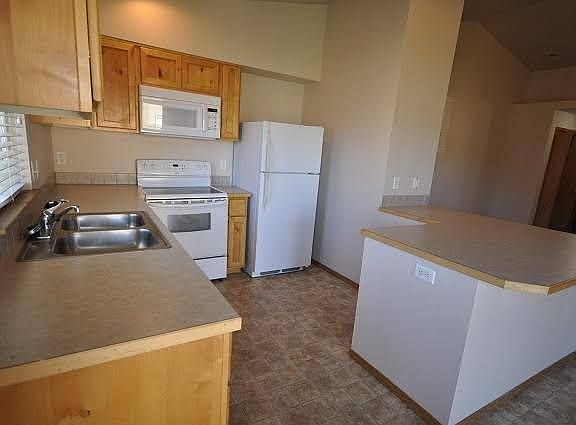 3rd image of 35 S White Oak Ln APT 101