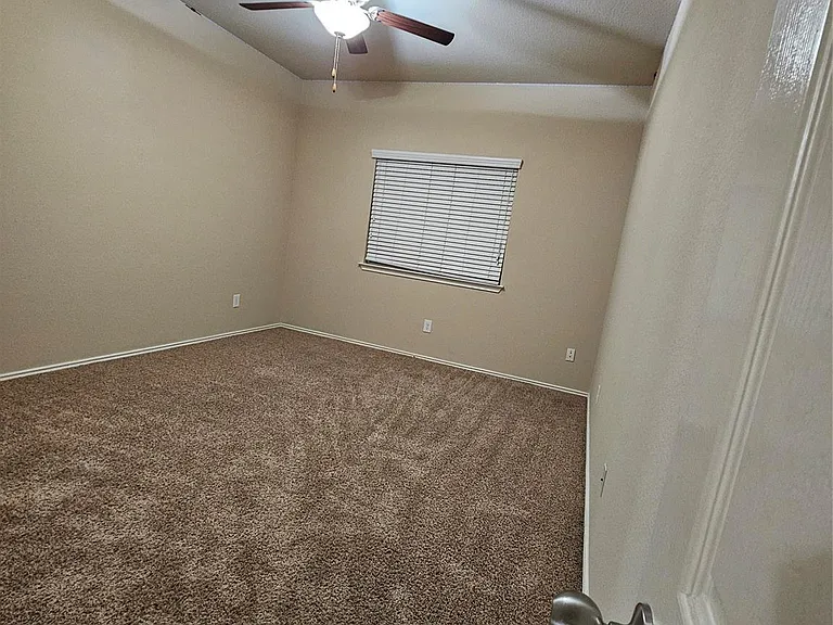 2306 Scott Dr — Photo 21