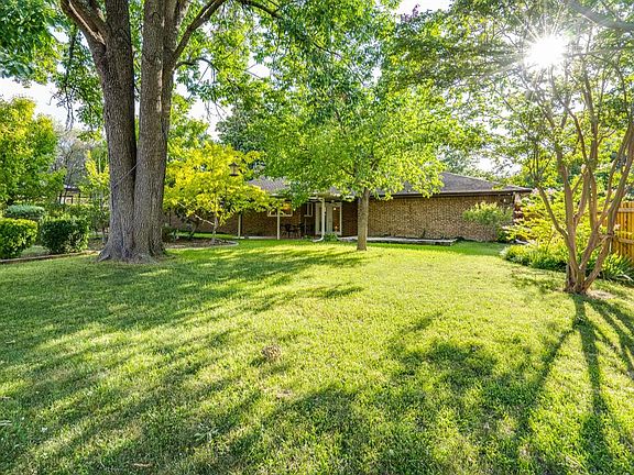2nd image of 3702 Sequoia Dr