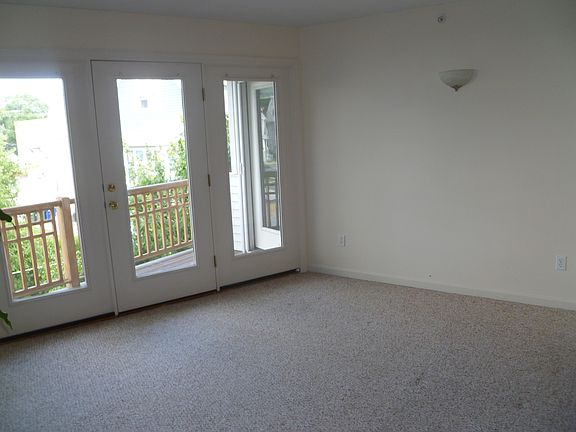 3rd image of 3250 Fairfield Ave APT 321