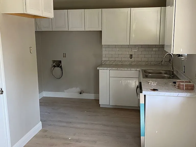 807 Raleigh Cir — Photo 5