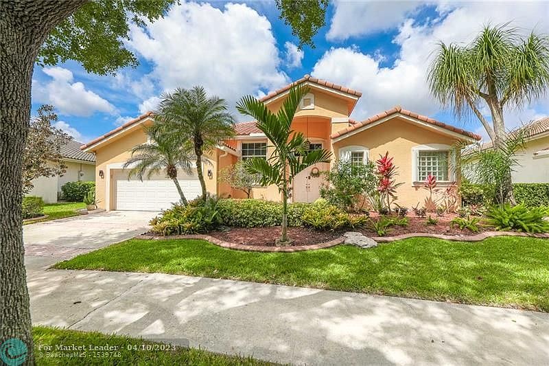 1st image of 3027 Lakewood Dr