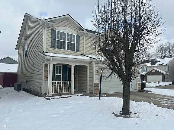 3rd image of 1330 Lake Meadow Dr