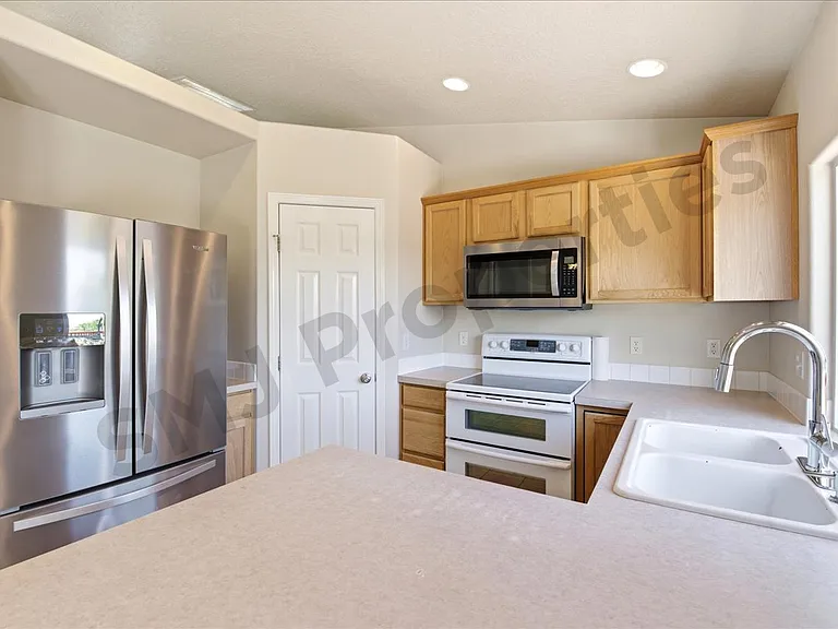 16740 Naito Ave — Photo 6