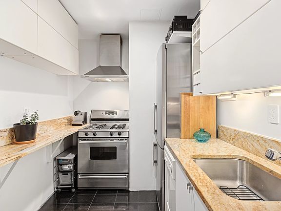 4th image of 55 Liberty St APT 23C