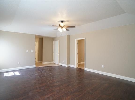 3rd image of 3500 Nantucket Dr