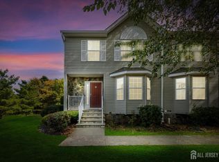 40 Victoria Dr, Somerset, NJ 08873