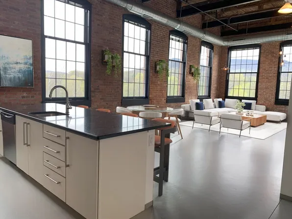 160 Water St #407, Williamstown, MA 01267