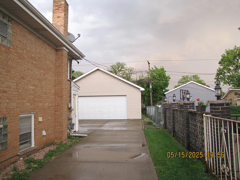 8833 Oswego Ave — Photo 5
