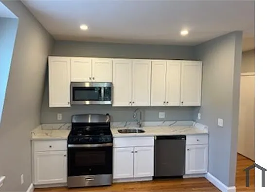 20 Clifford St #3 — Photo 2
