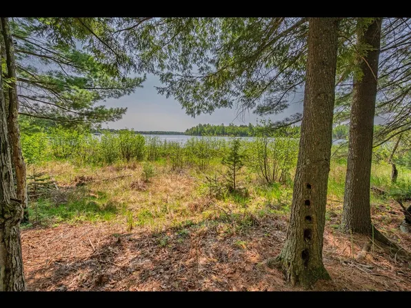 18 Memory Ln, Eagle River, WI 54521