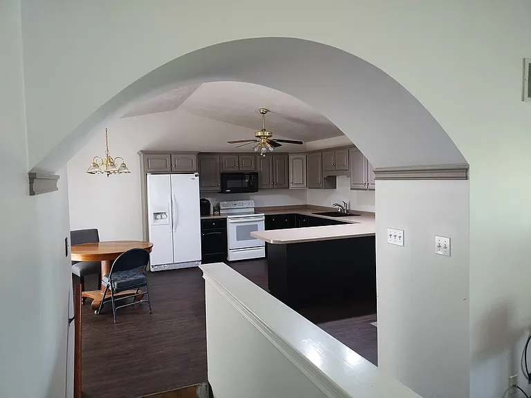 4683 Barrington Dr — Photo 6