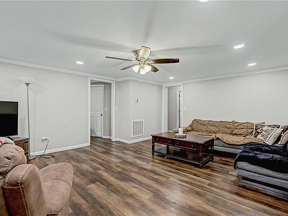 3rd image of 134 Church Rd