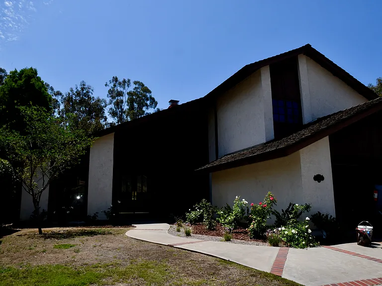 10575 Canyon Lake Dr — Photo 1
