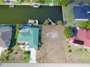 819 SE 33rd Terrace Cpe, Coral, FL 33904
