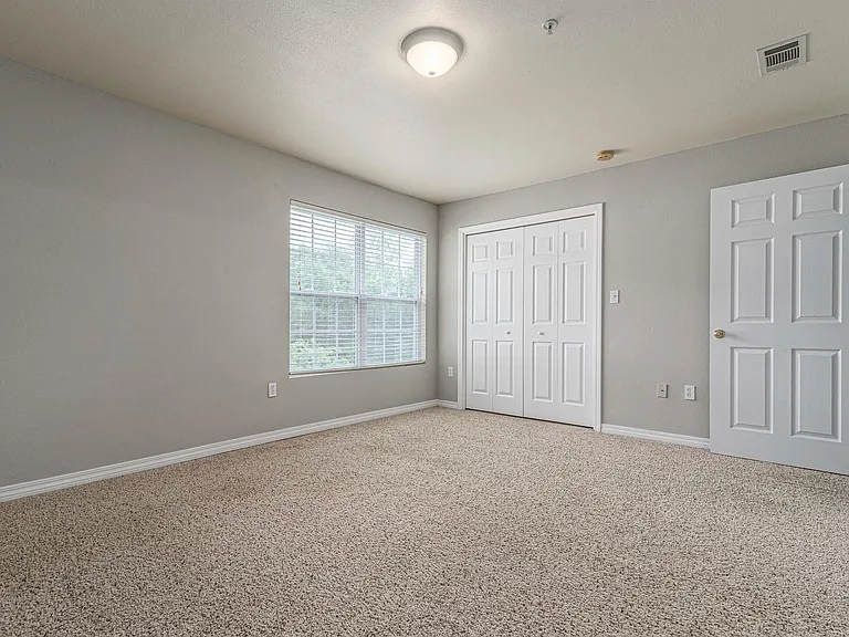 100 Corwin Dr — Photo 25