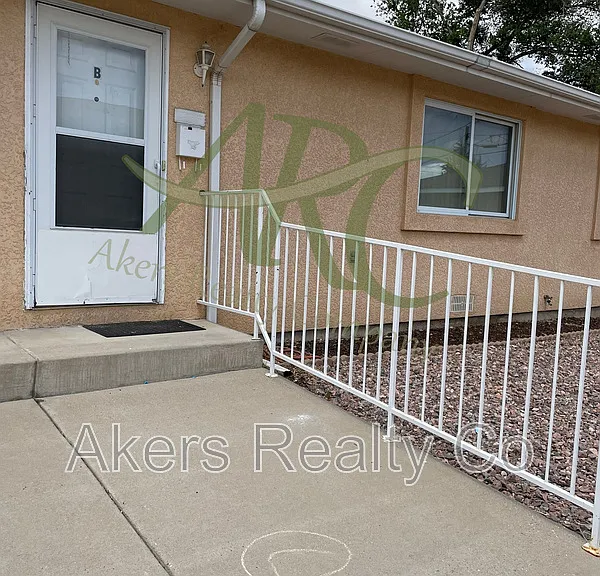 2726 Poplar St #B — Photo 12