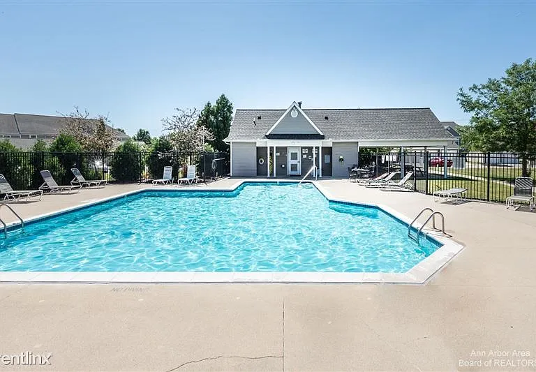 1381 Millbrook Trl #1 — Photo 17