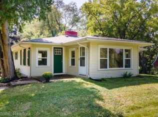 3610 Orion Rd, Oakland, MI 48363