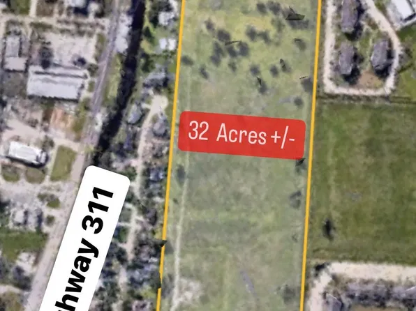 298 & 300 S Hollywood Rd, Houma, LA 70360