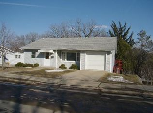 305 Lake St, Mount Horeb, WI 53572