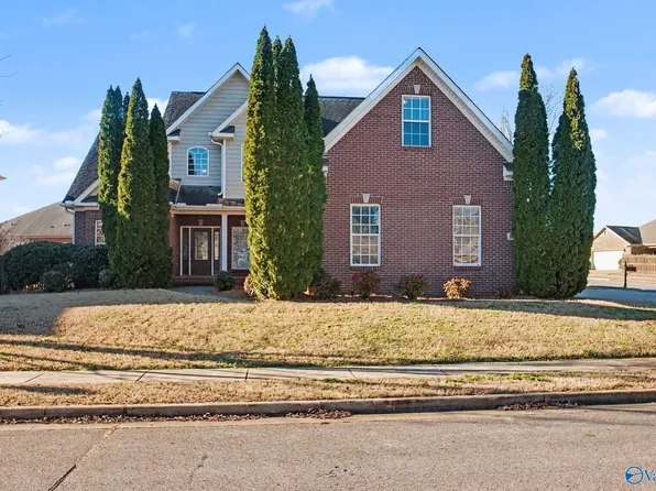 8 Nandina Ln SW, Huntsville, AL 35824