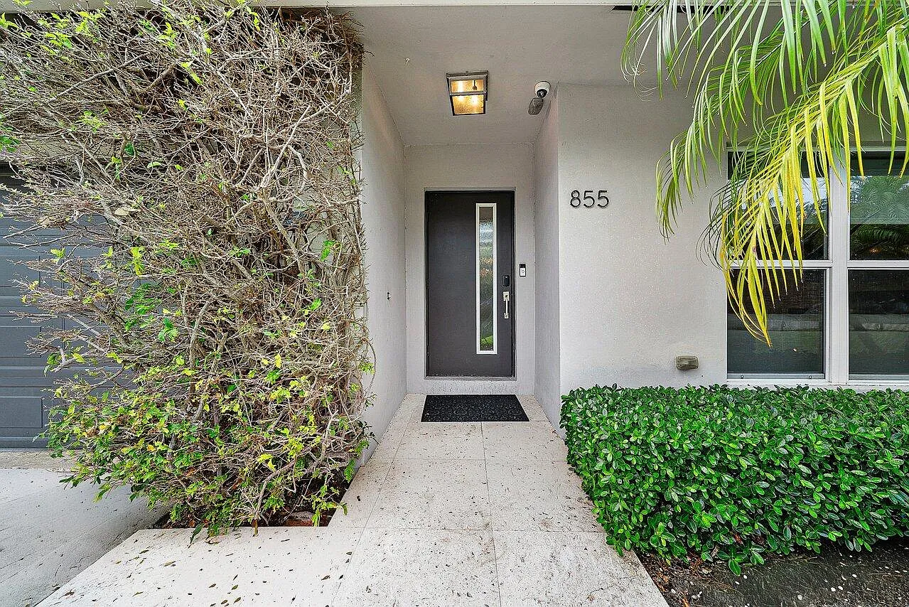 4 bed, 2.0 bath, 1733 sqft, $5,000 — Photo 4