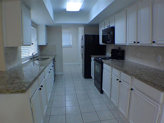 3rd image of 2235 Fairgreen Dr