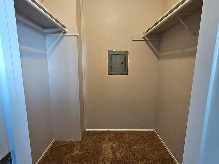 Del Mar Apartment Homes — Photo 25