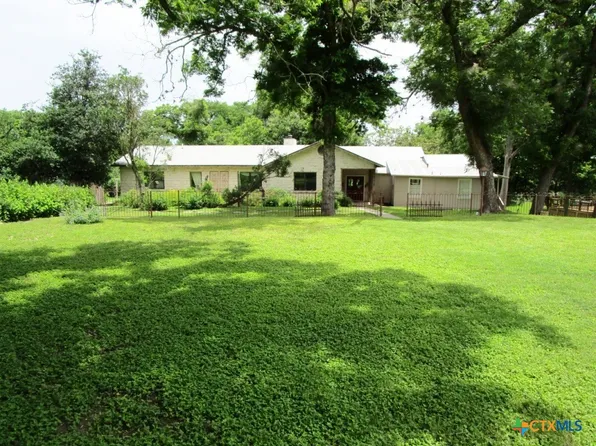 246 E Lincoln St, New Braunfels, TX 78130