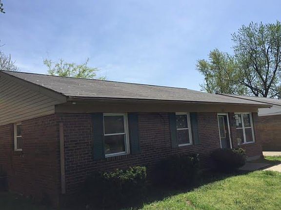 3rd image of 833 Gardenside Dr