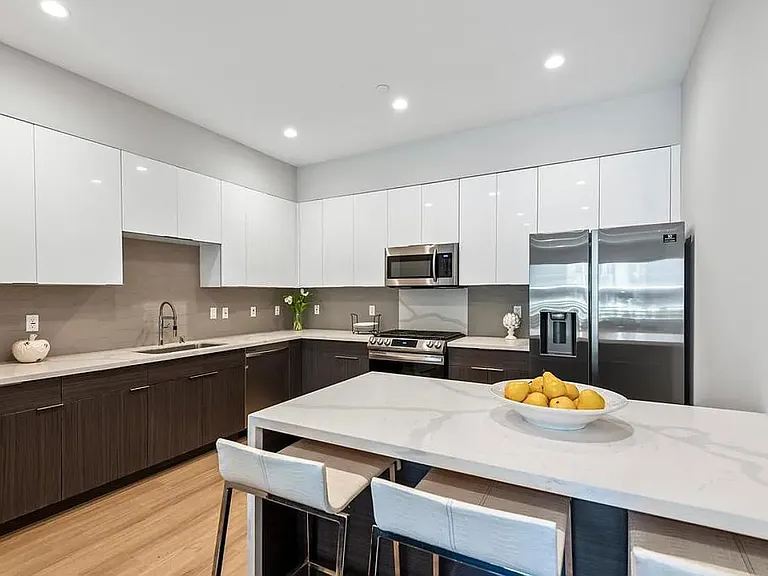 1906 Overland Ave #202 — Photo 11