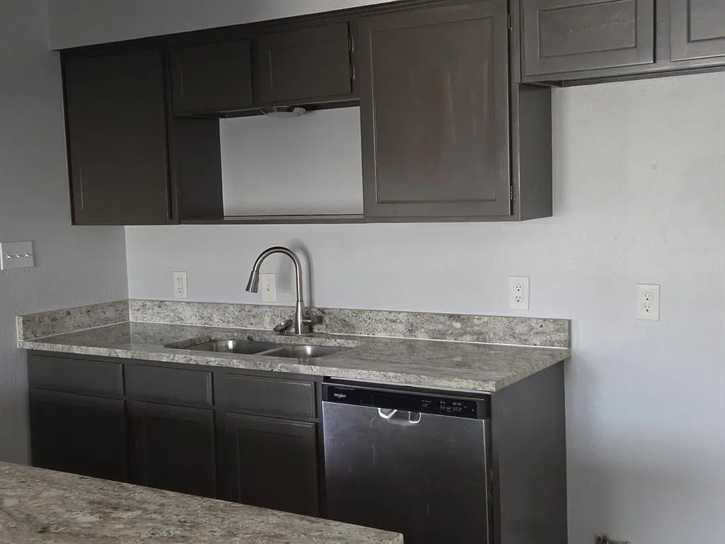 2 bed, 2.0 bath, 1000 sqft, $1,700 — Photo 1