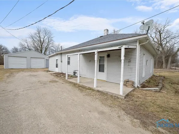355 5th St, Clay Center, OH 43408