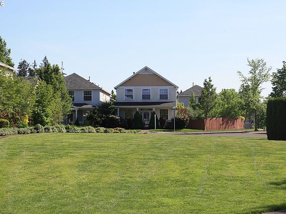 2nd image of 5568 NE Hidden Creek Dr