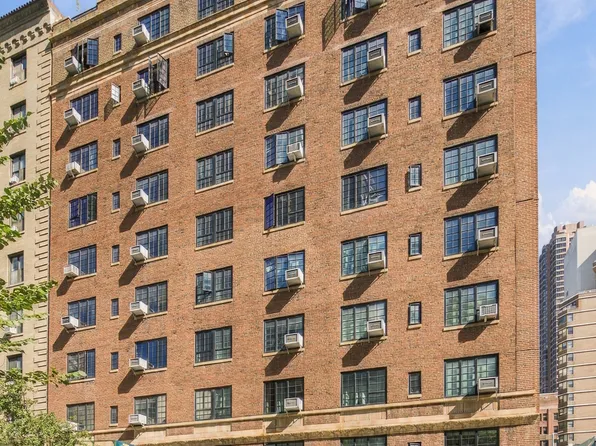 211 East 35th Street image 1 of 10