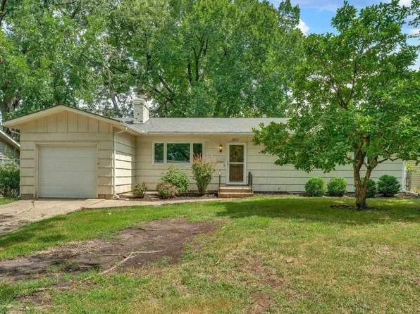 1810 SW Kent Pl, Topeka, KS 66604