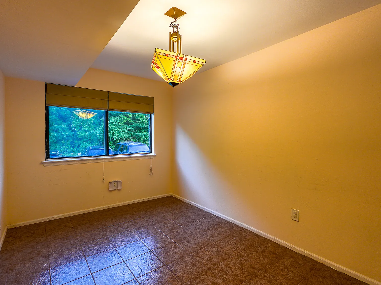 1 bed, 982 sqft, $1,900 — Photo 3