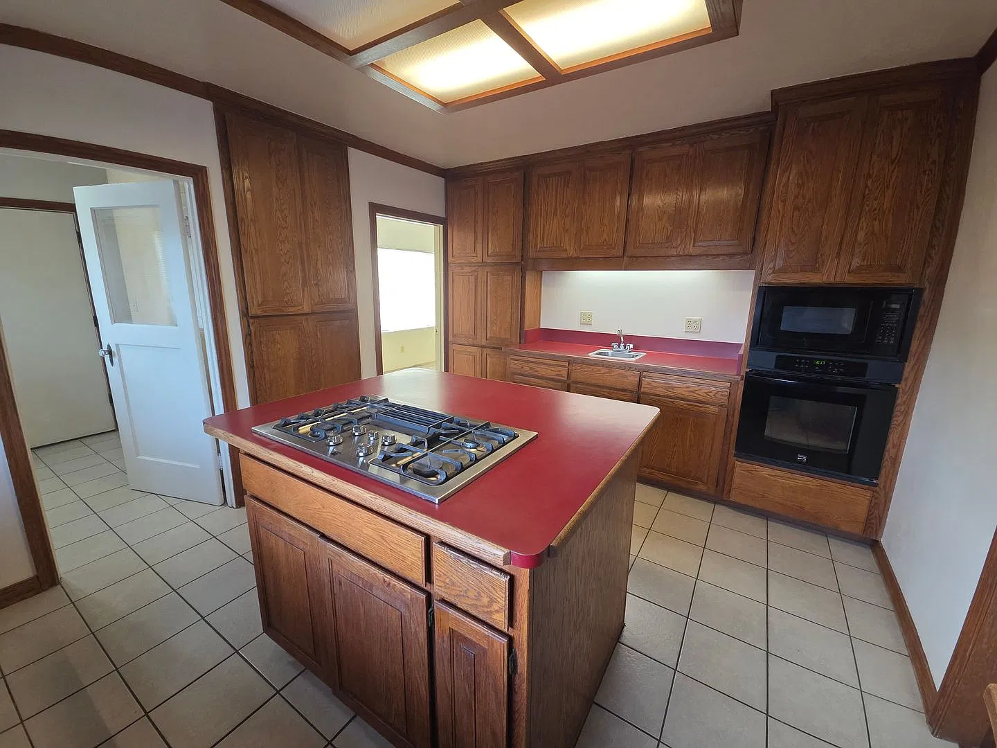 Charming 3-bedroom, 1-bath home — Photo 2
