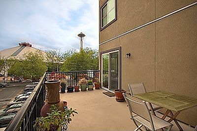 Spacious Deck off Master BR