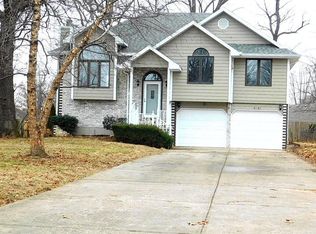 3131 S Meadowlark Ave, Springfield, MO 65807