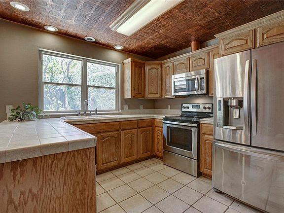 5th image of 4808 Moselle Dr