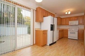 5th image of 520 Dawes St
