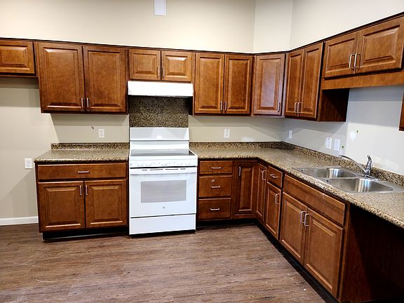 4th image of 121 E South St #963983a87