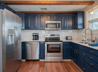 91-93 Reservoir Rd, Middletown, RI 02842